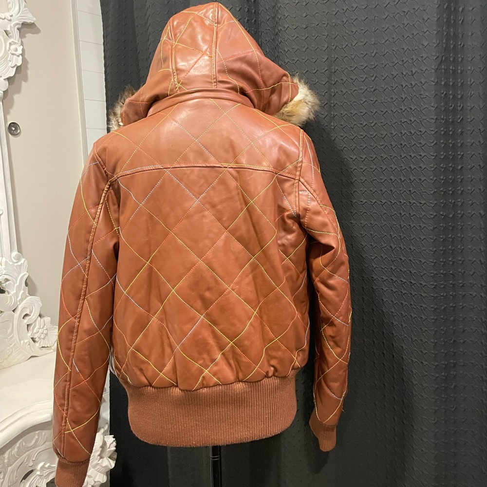 woman’s Jacket - Picture 8 of 8